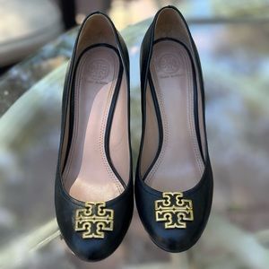 TORY BURCH SHOES 9.5 Black in very good condition